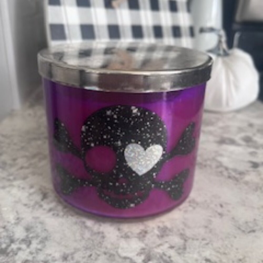 Bath and Body Works Halloween 2011 Frosted Cupcake Candle